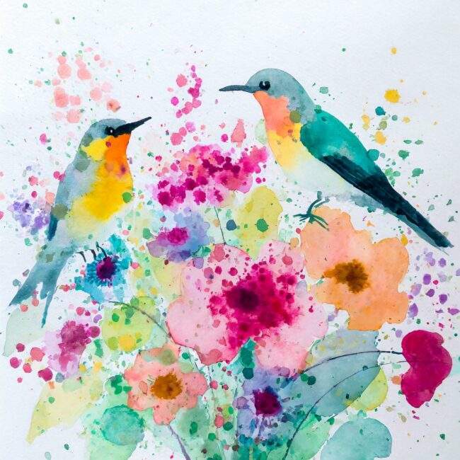 bouquet de fleurs multicolores avec trois oiseaux. style aquarelle. Oiseaux floues et cachés